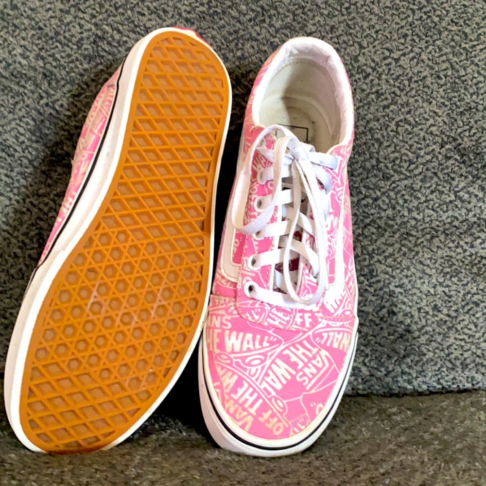Vans pink off the walls sneakers 9.5